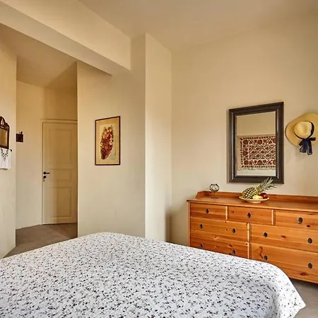 Summer House In Santorini Ferienhaus Foinikiá