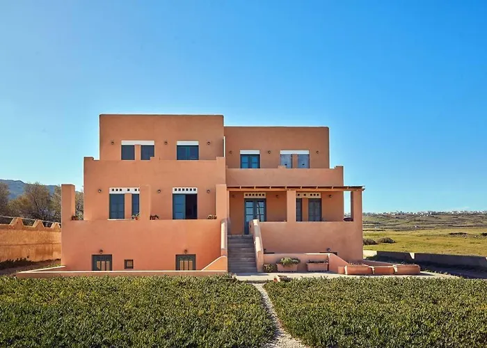 Summer House In Santorini Foinikiá