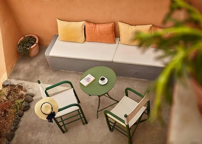 Summer House In Santorini * Foinikiá