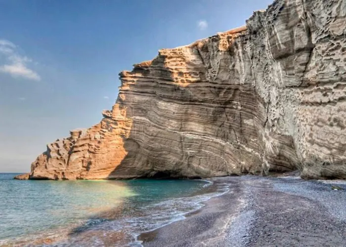 Summer House In Santorini Foinikiá