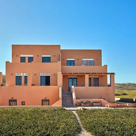 Summer House In Santorini Foinikiá